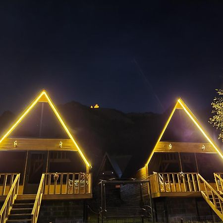 Pine Chalet Kazbegi ภายนอก รูปภาพ