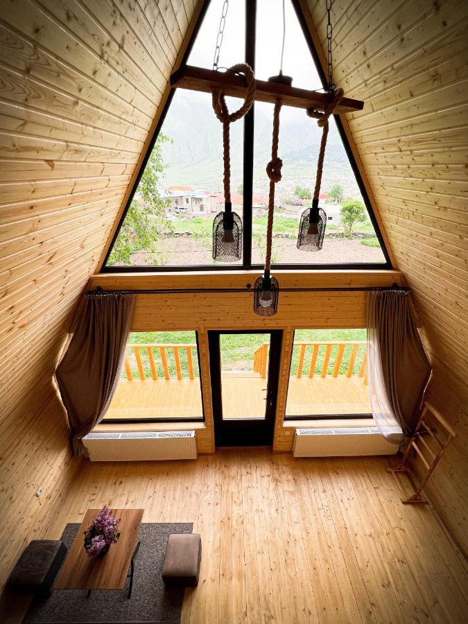 Pine Chalet Kazbegi ภายนอก รูปภาพ