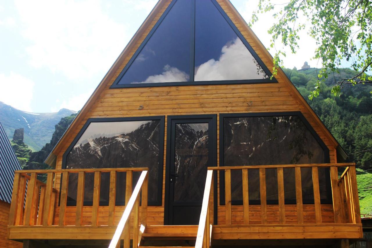 Pine Chalet Kazbegi ภายนอก รูปภาพ