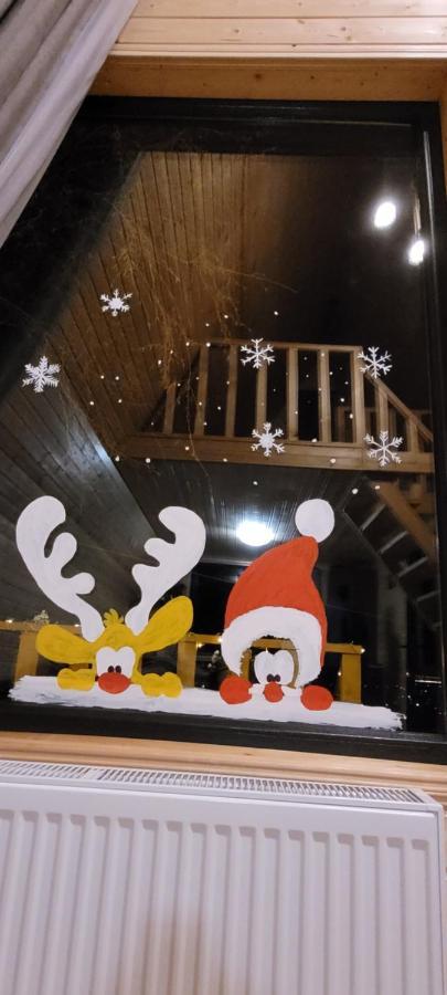 Pine Chalet Kazbegi ภายนอก รูปภาพ