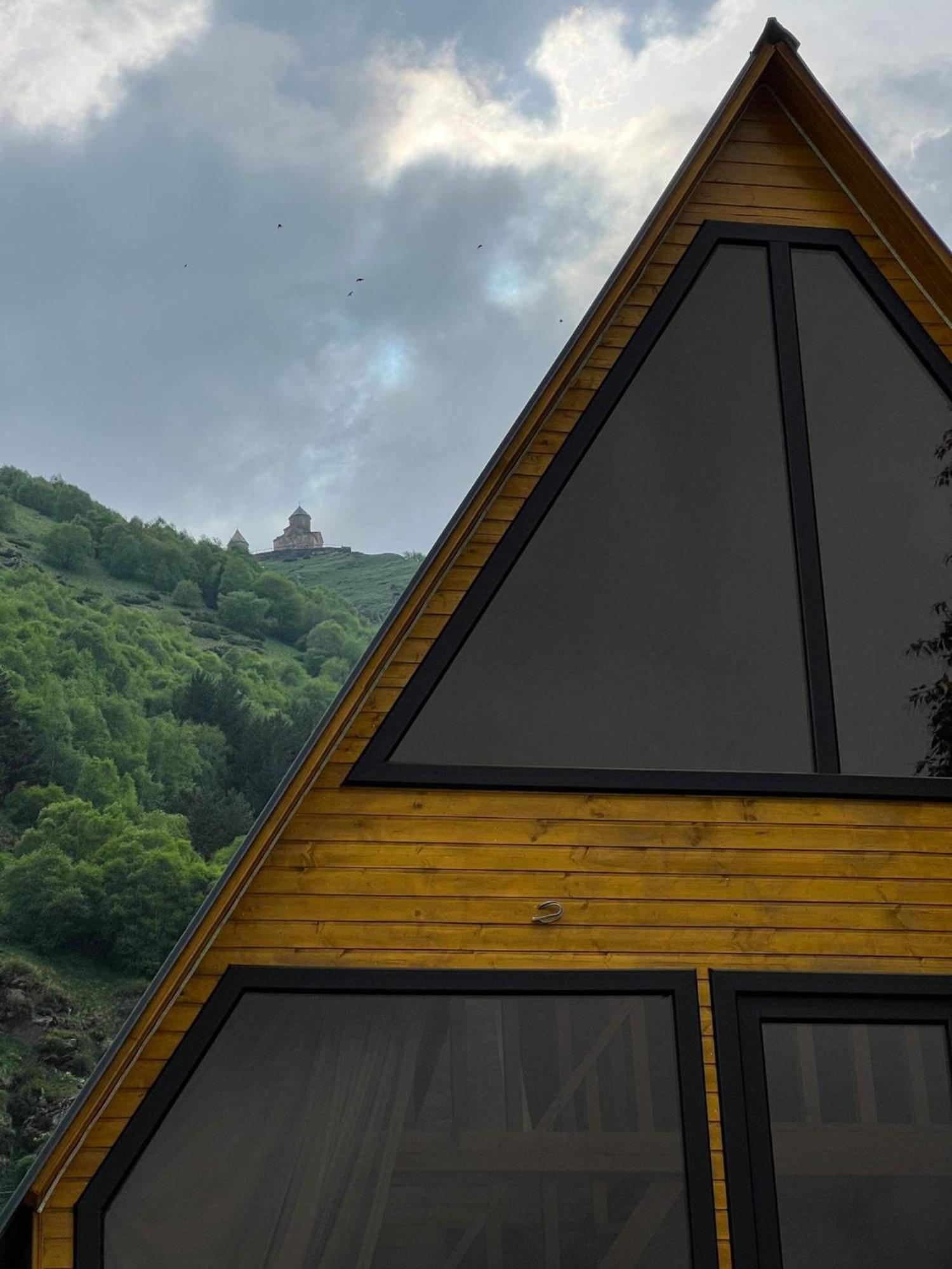 Pine Chalet Kazbegi ห้อง รูปภาพ